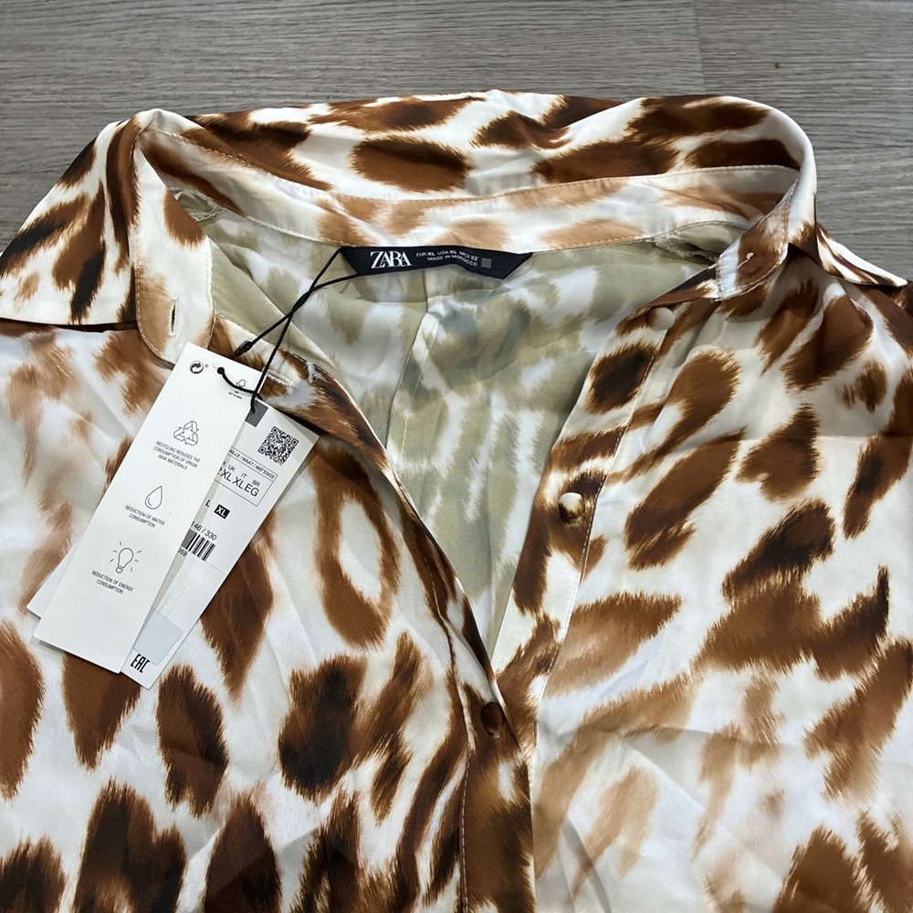 Zara Sheer Satin Animal Print Button Up Collared Blouse | Size XL | NWOT - Picture 4 of 6